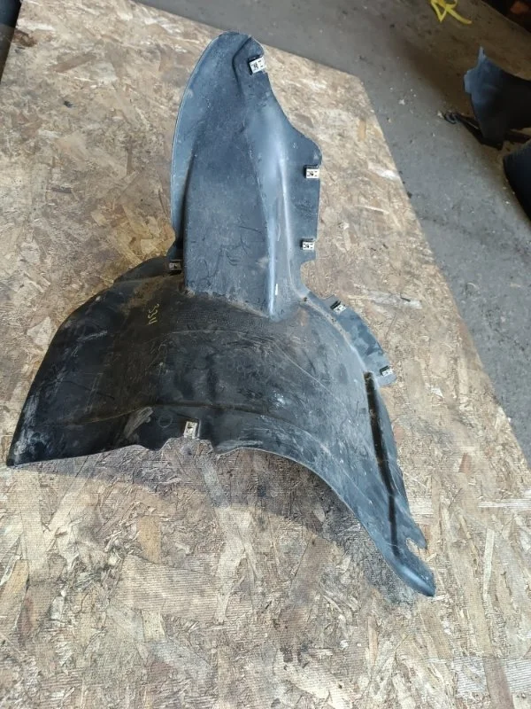 Подкрылок Volkswagen Golf 2011 5K1