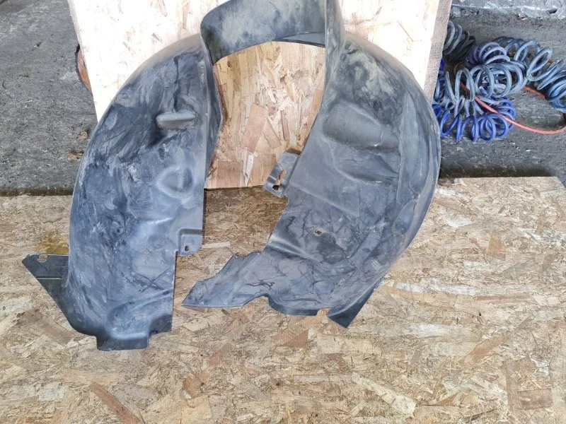 Подкрылок Volvo V70 2009 BW