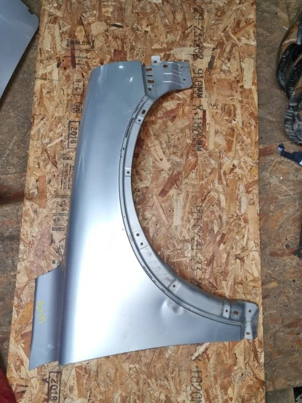 Крыло Volvo xc90 2008