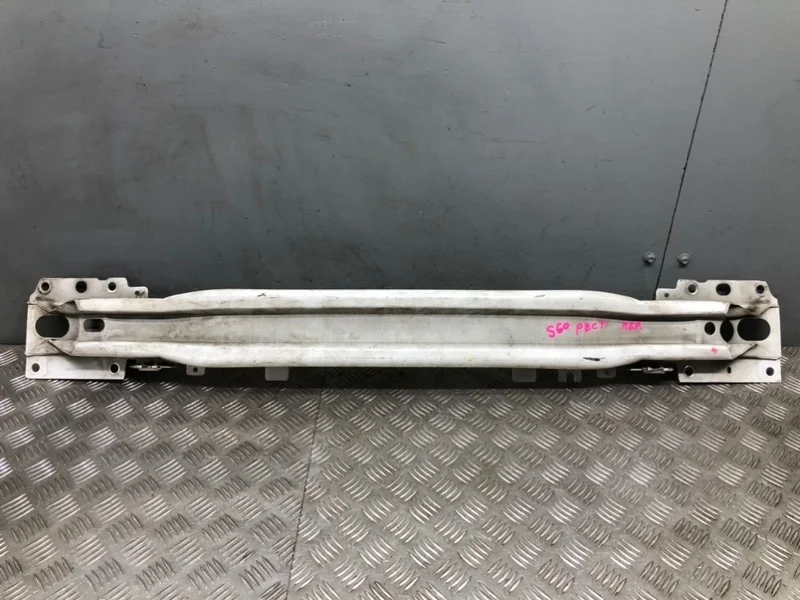 Усилитель бампера Volvo S60 FS