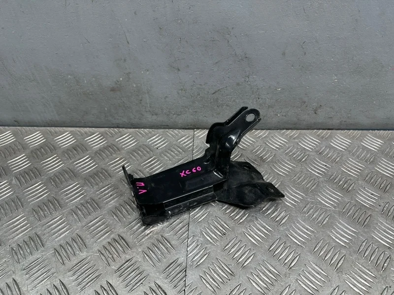 Крепление радиатора Volvo XC60 1 поколение DZ