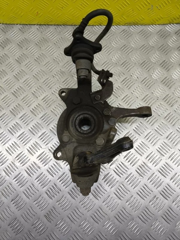 Кулак поворотный левый Mitsubishi L200 (2006-2015) 2007 MR992377 ПИКАП 2.5 D 4D56