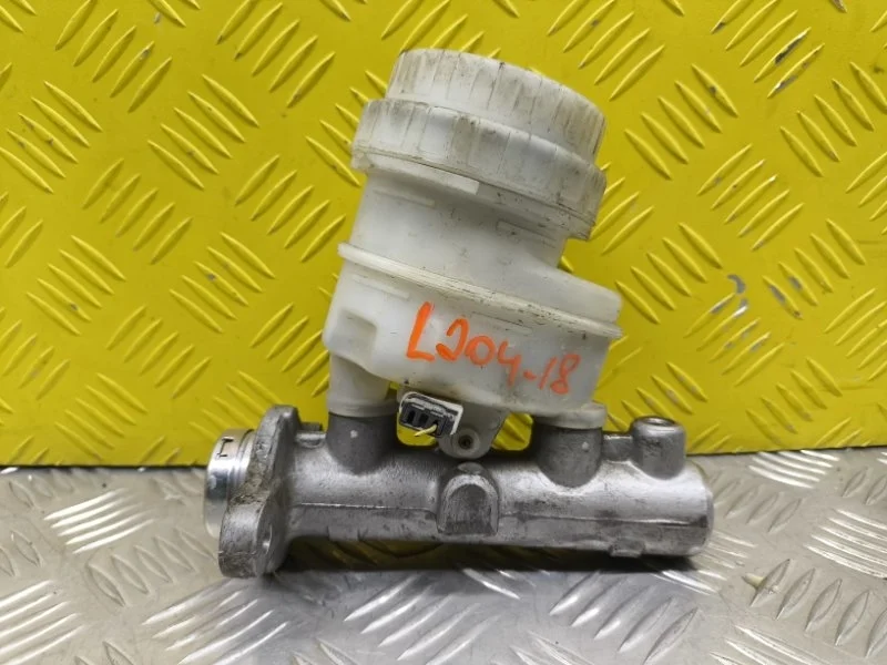 Цилиндр тормозной главный Mitsubishi L200 (2006-2015) 2007 MN102440 ПИКАП 2.5 D 4D56