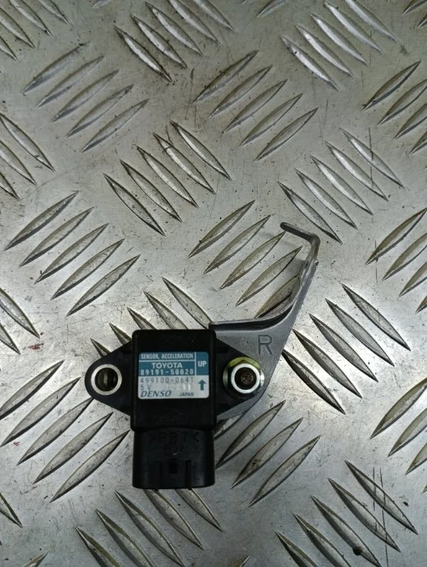 Датчик ускорения Lexus Lx 570 (2007-2022) 2010 8919150020