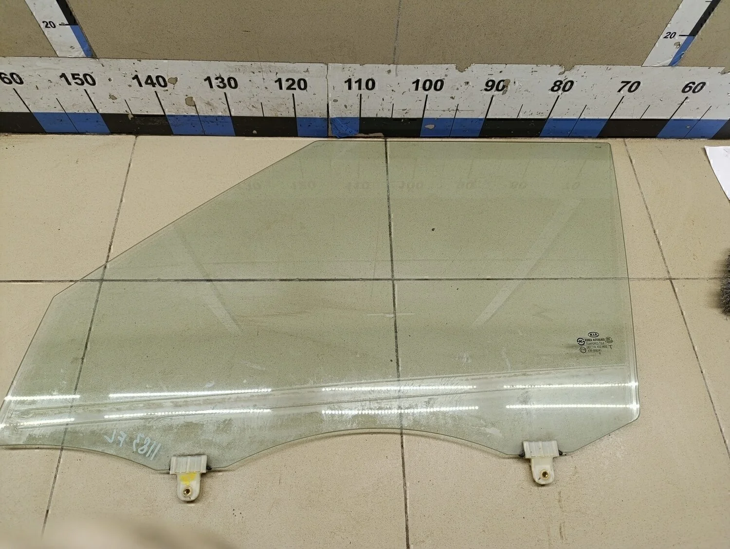 Стекло двери передней левой Soul 2009-2014