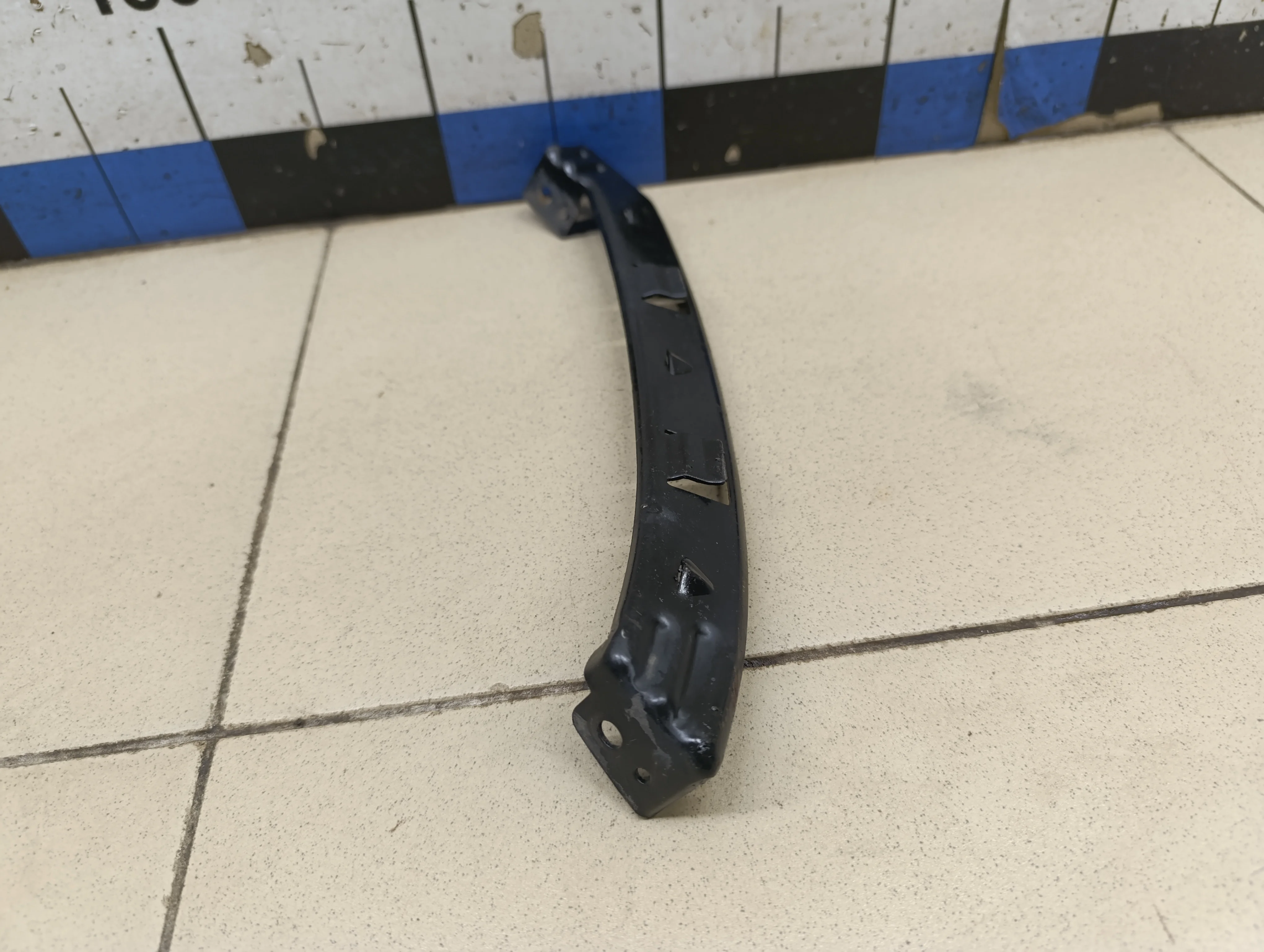 Кронштейн переднего бампера левый Elantra 2011-2016