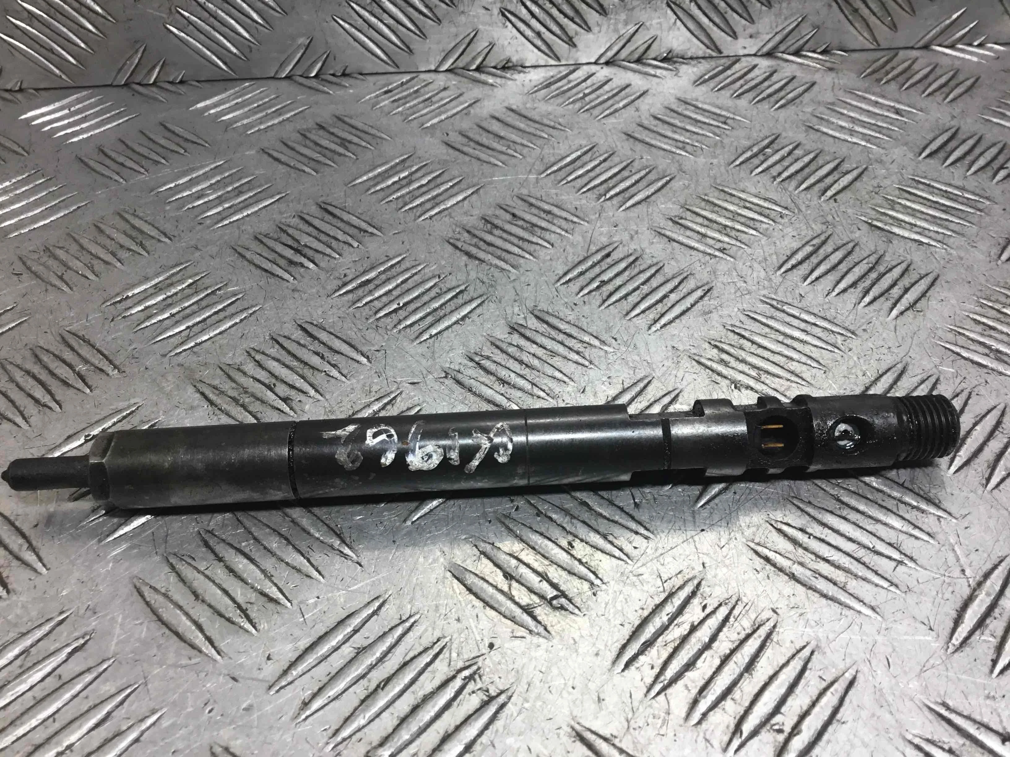 Форсунка Mercedes C-klasse W203/S203/CL203 (2000-2004) дизель 2.2 CDI Автомат Седан