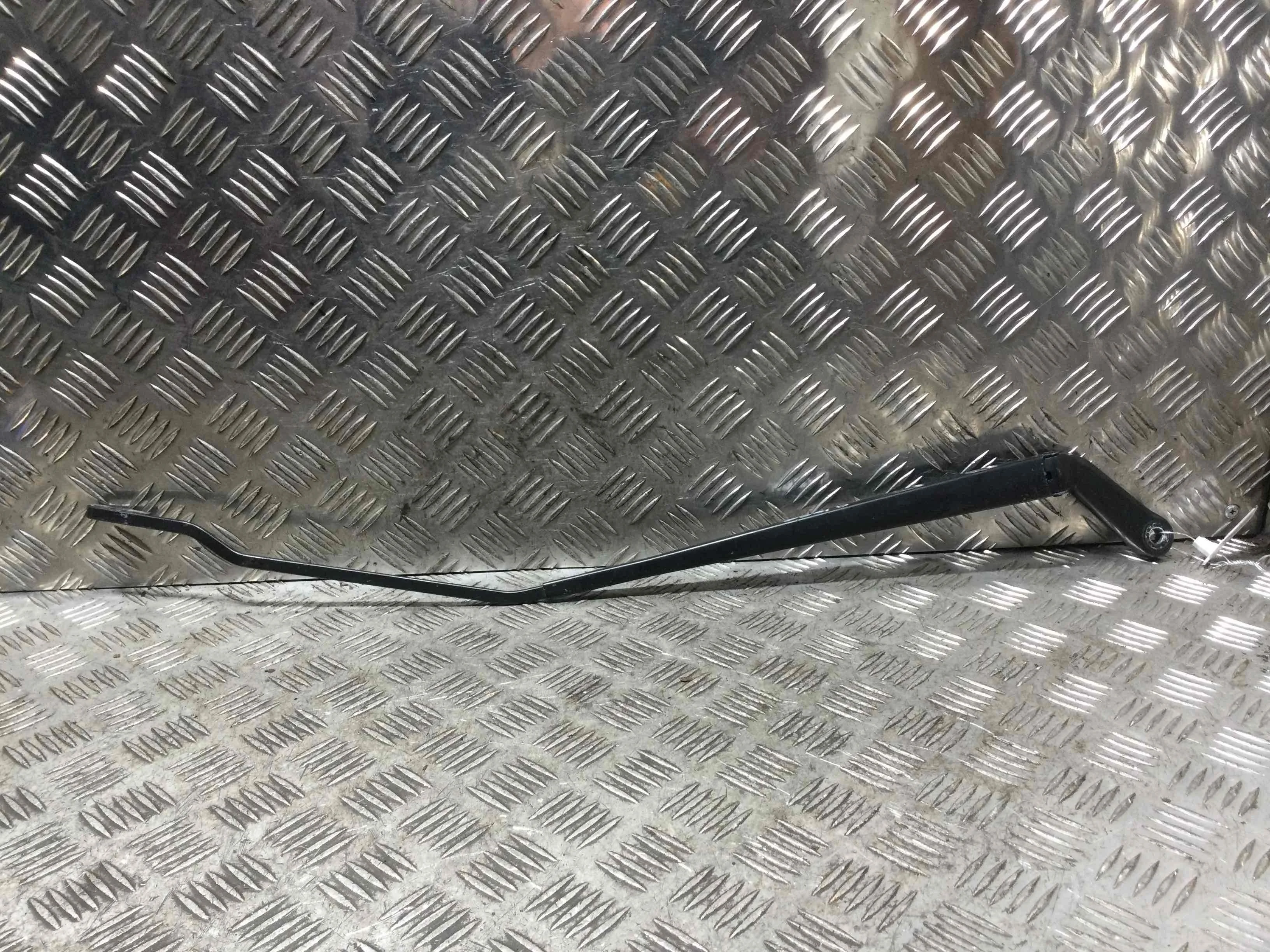 Щеткодержатель (поводок стеклоочистителя, дворник) Peugeot 206 1 поколение (1998-2003) бензин 1.4 i Механика Х/б