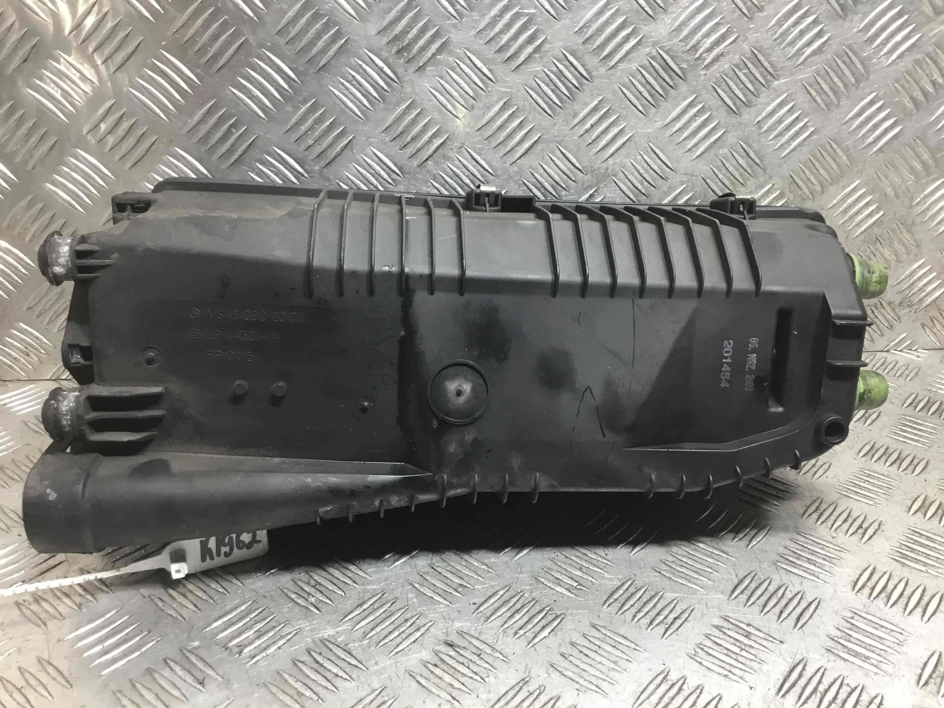 Корпус воздушного фильтра Mercedes C-klasse W203/S203/CL203 (2000-2004) дизель 2.2 CDI Автомат Седан