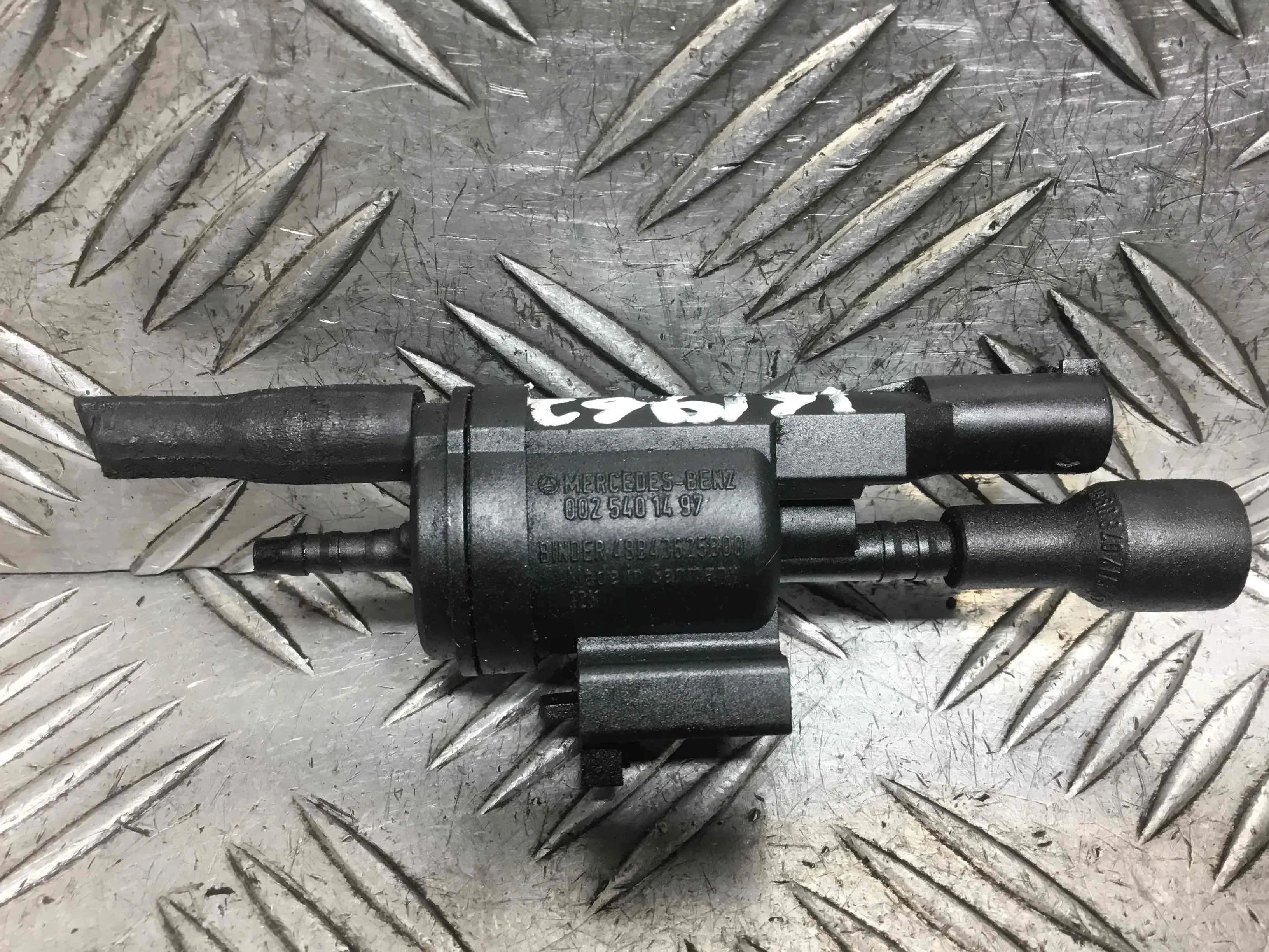 Клапан электромагнитный Mercedes C-klasse W203/S203/CL203 (2000-2004) дизель 2.2 CDI Автомат Седан