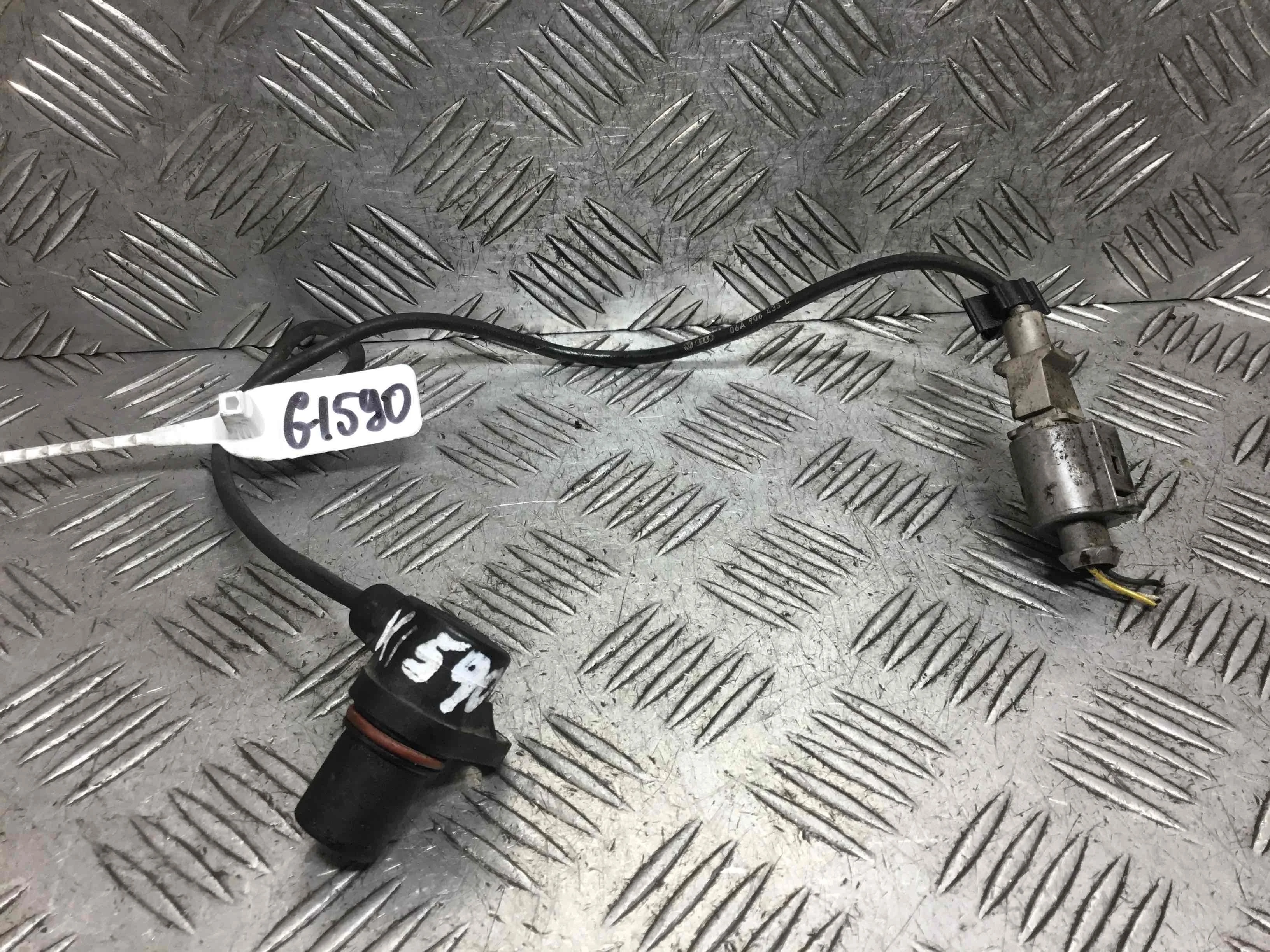 Датчик коленвала Volkswagen Golf 4 поколение (1997-2004) бензин 1.6 i Механика Х/б