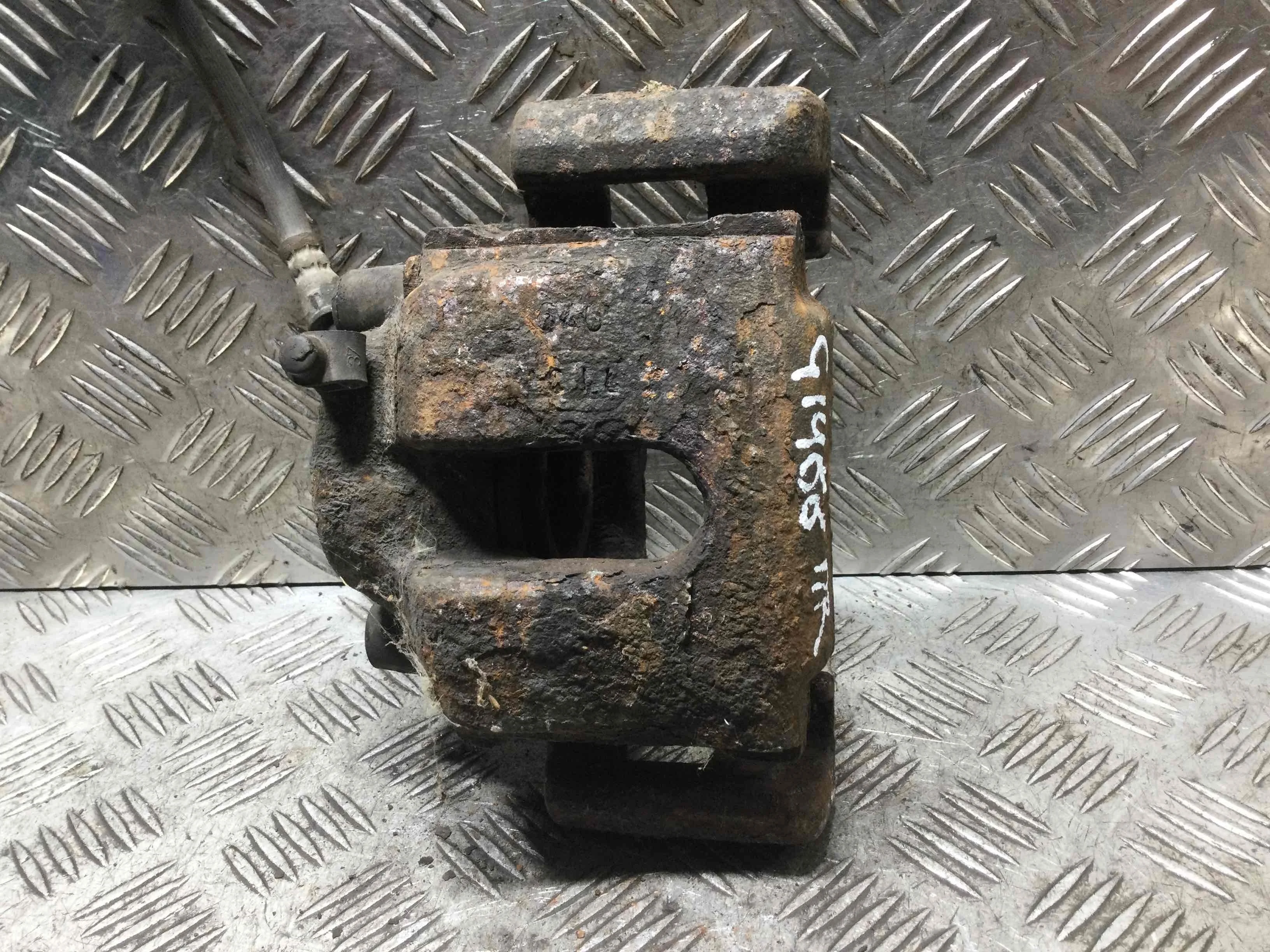 Суппорт передний правый BMW 3-Series 3-Series E46 1998 - 2006 дизель 2.0 TD Механика Универсал