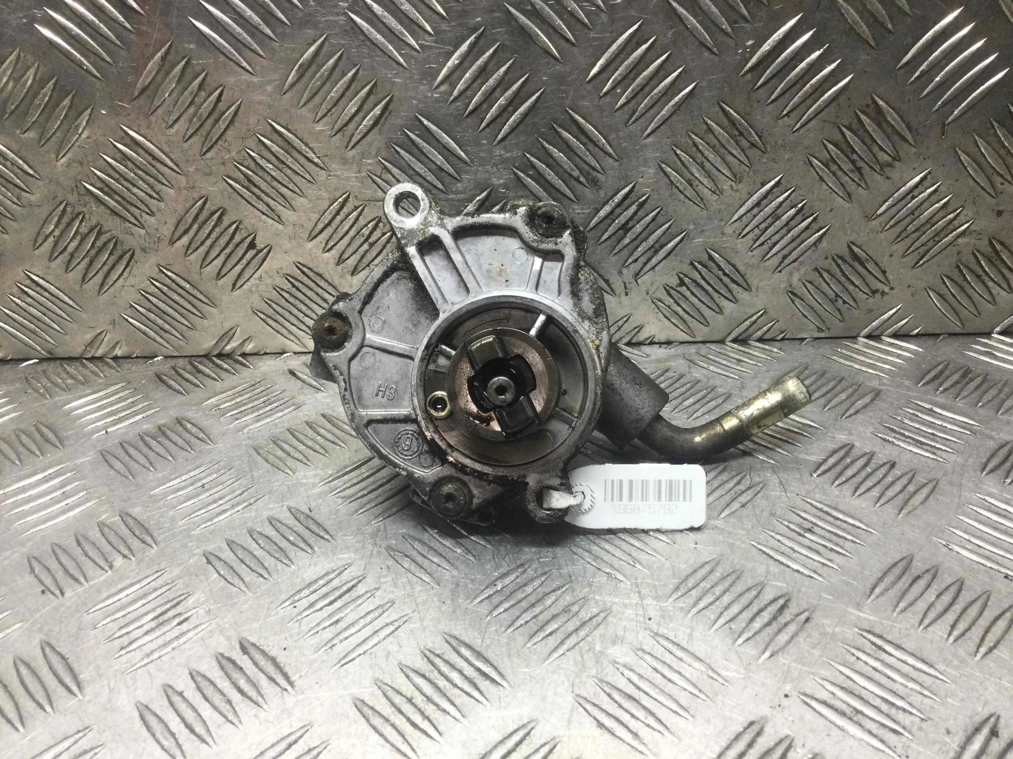 Насос вакуумный Mercedes C-klasse W202/S202 [рестайлинг] (1997-2001) дизель 2.2 CDI Автомат Универсал