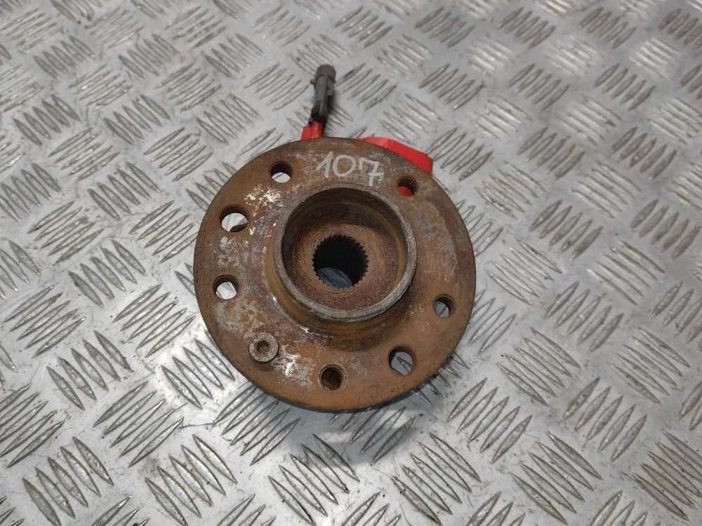 Ступица передняя Opel Zafira B