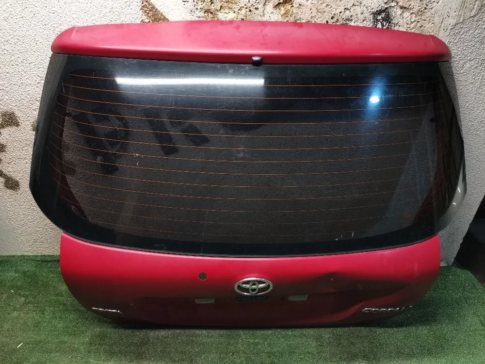 Крышка багажника на Corolla E120