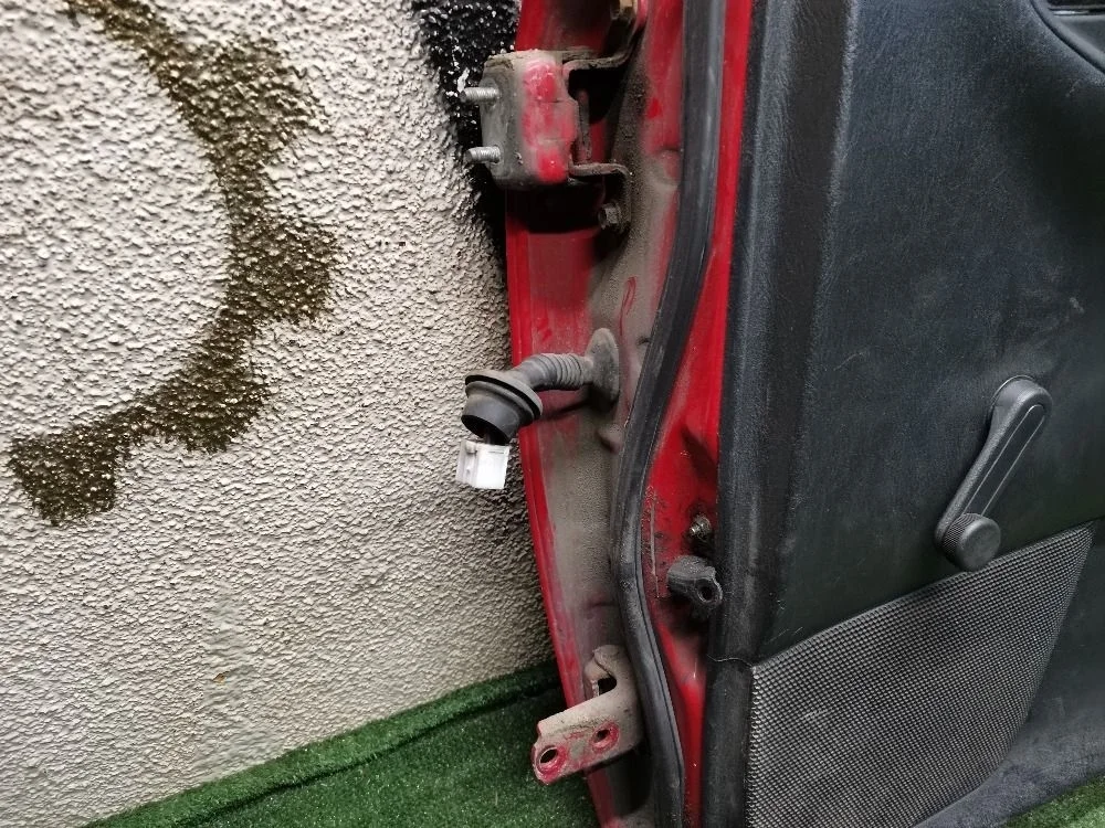 петля двери (комплект) зад прав corolla e 120