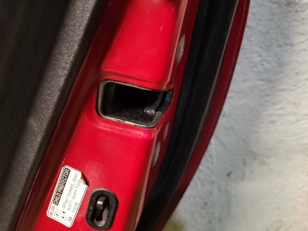 Замок двери задней правой для Toyota Corolla e 120