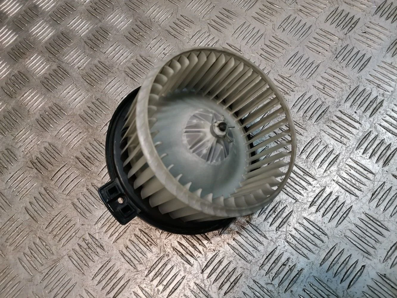 моторчик отопителя Toyota corolla e 120