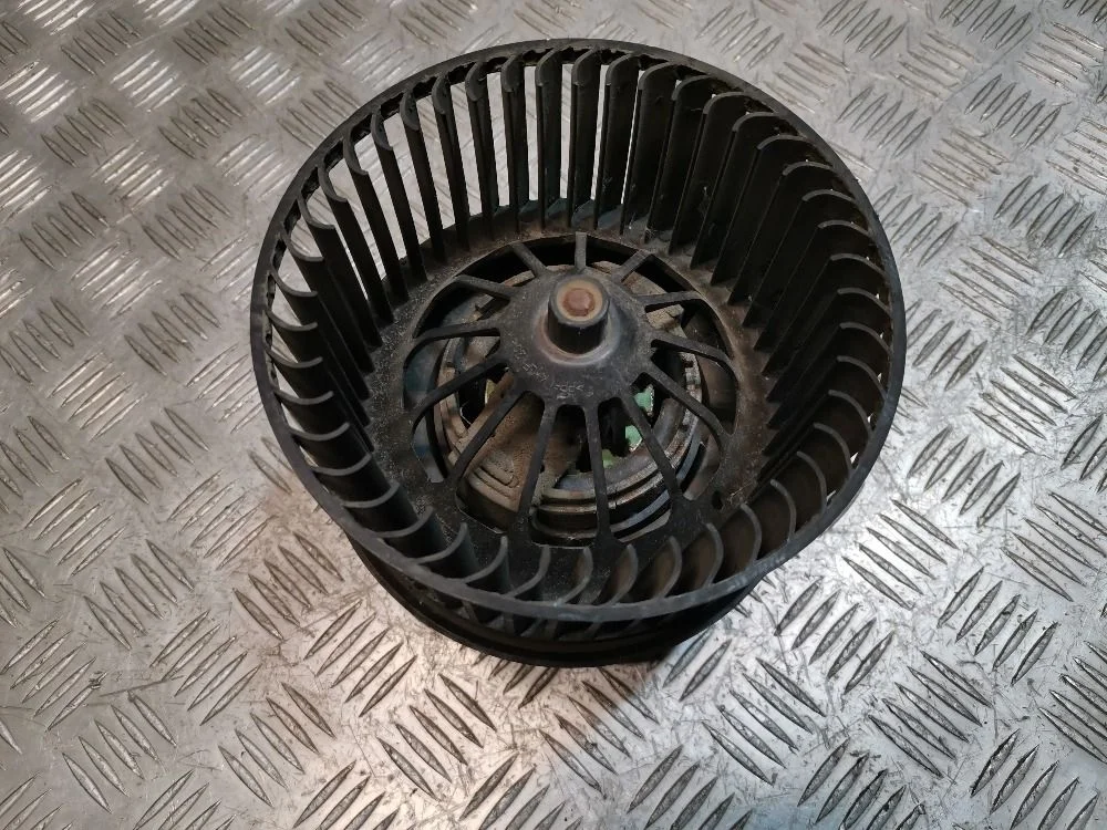 Моторчик отопителя на Ford Focus 2