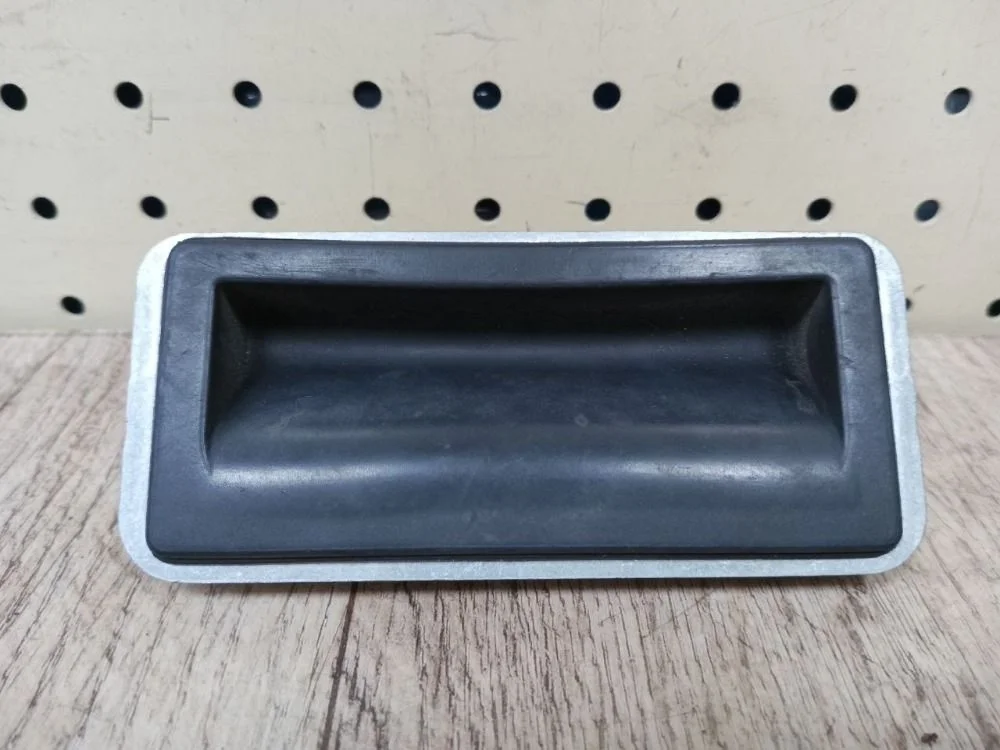 Кнопка открывания багажника Audi A3 8V (2012—2016) A3 8V (2012—2016) 8VS