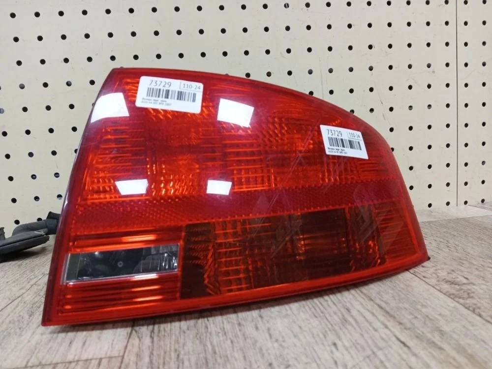 Фонарь задний правый Audi A4 B7 седан A4 B6 (2000—2006) седан, 8E
