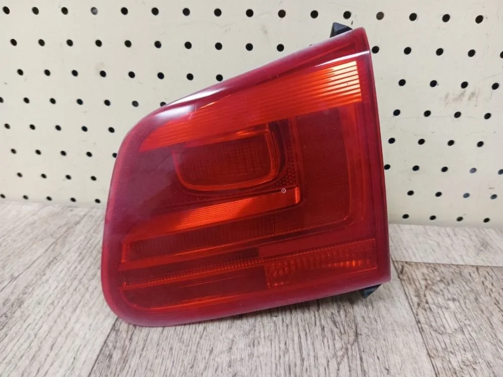 Фонарь задний внутренний Volkswagen Tiguan I рестайлинг (2011—2019) Tiguan I рестайлинг (2011—2019) 5N1, 5N2