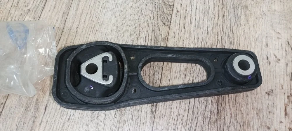 Опора двигателя Renault Logan I (2004—2009) Logan I (2004—2009)