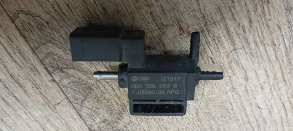 Клапан вакуумный Audi A3 8L (1996—2000) A3 8L (1996—2000) 3G2, 3G5, CB2, CB5, CA1, CA2, CMC, 8RB, 4G2, 4G5, 4GC, 4GD, 138, 4H2, 4H8, 4HC, 4HL, 8J3, 8J9, FV3, FV9, 8V1, 8VA, 8VS, 8KH, 8F7, 8T3, 8TA, 8UB, 8UG, 8K2, 8K5, S6B, S7A, S7B, 357, 5E3, 5E5, NL3, NR3, 4HCDRF, 4HCDRL, 4HCEJL, 4HCEUF, 4HCEUL, 4HCGWF, 4HCHJA,