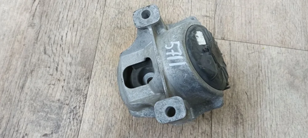 Опора двигателя Audi Q5 I (2008—2012) Q5 I (2008—2012) 8R