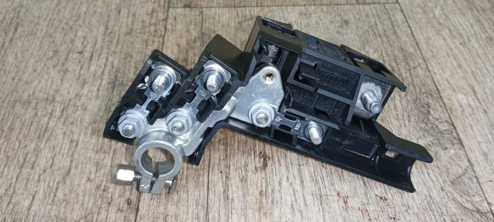 Клемма аккумулятора плюс Audi A4 B8 (2007—2012) A4 B8 (2007—2012) 8RB
