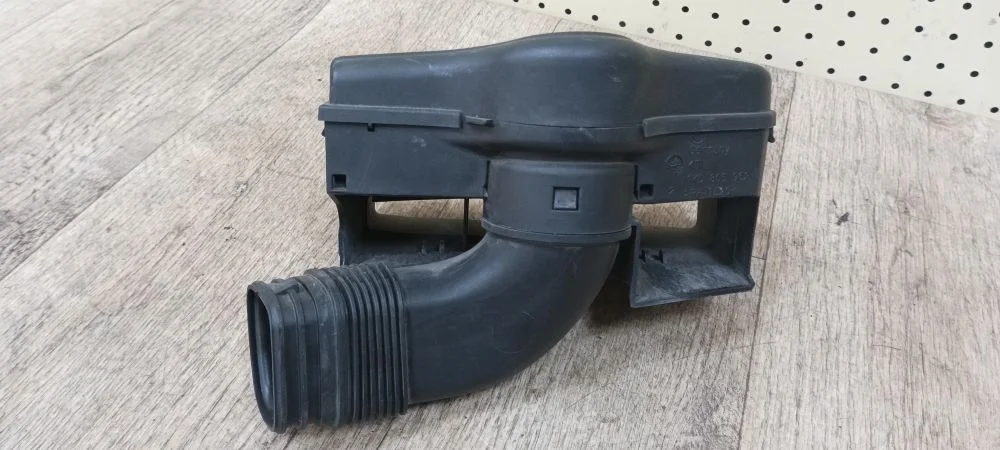 Воздухозаборник Audi, Volkswagen, Skoda Golf Mk5 (2003—2009) 1k1