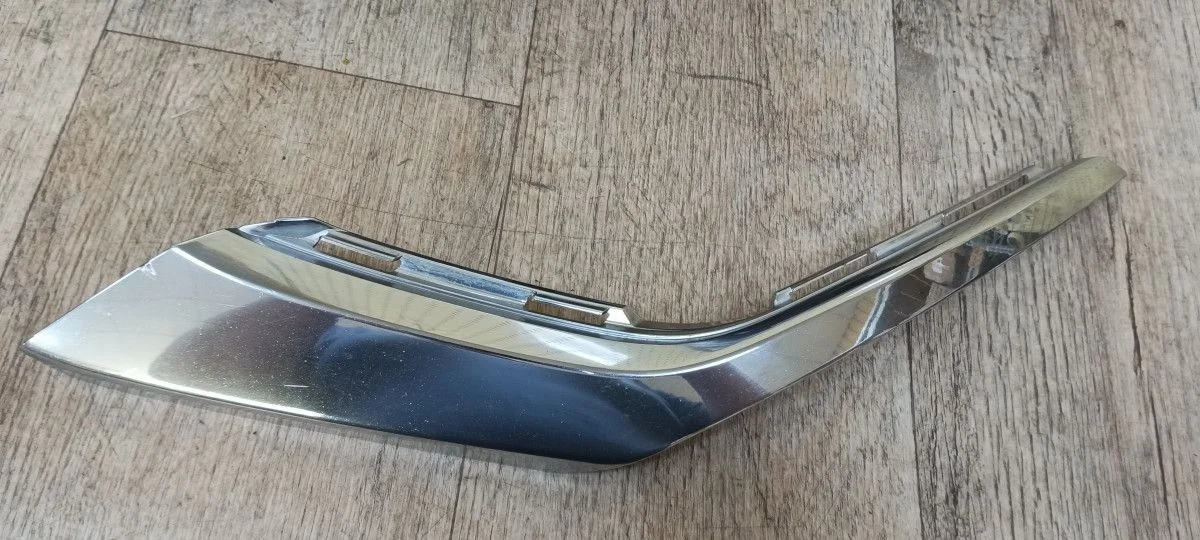 Хром решетки радиатора Mitsubishi Outlander III рестайлинг (2014—2015) Outlander III рестайлинг (2014—2015) GF2W, GF3W, GF4W, GF6V, GF6W, GF7W, GF8W, GG2W, GG3W