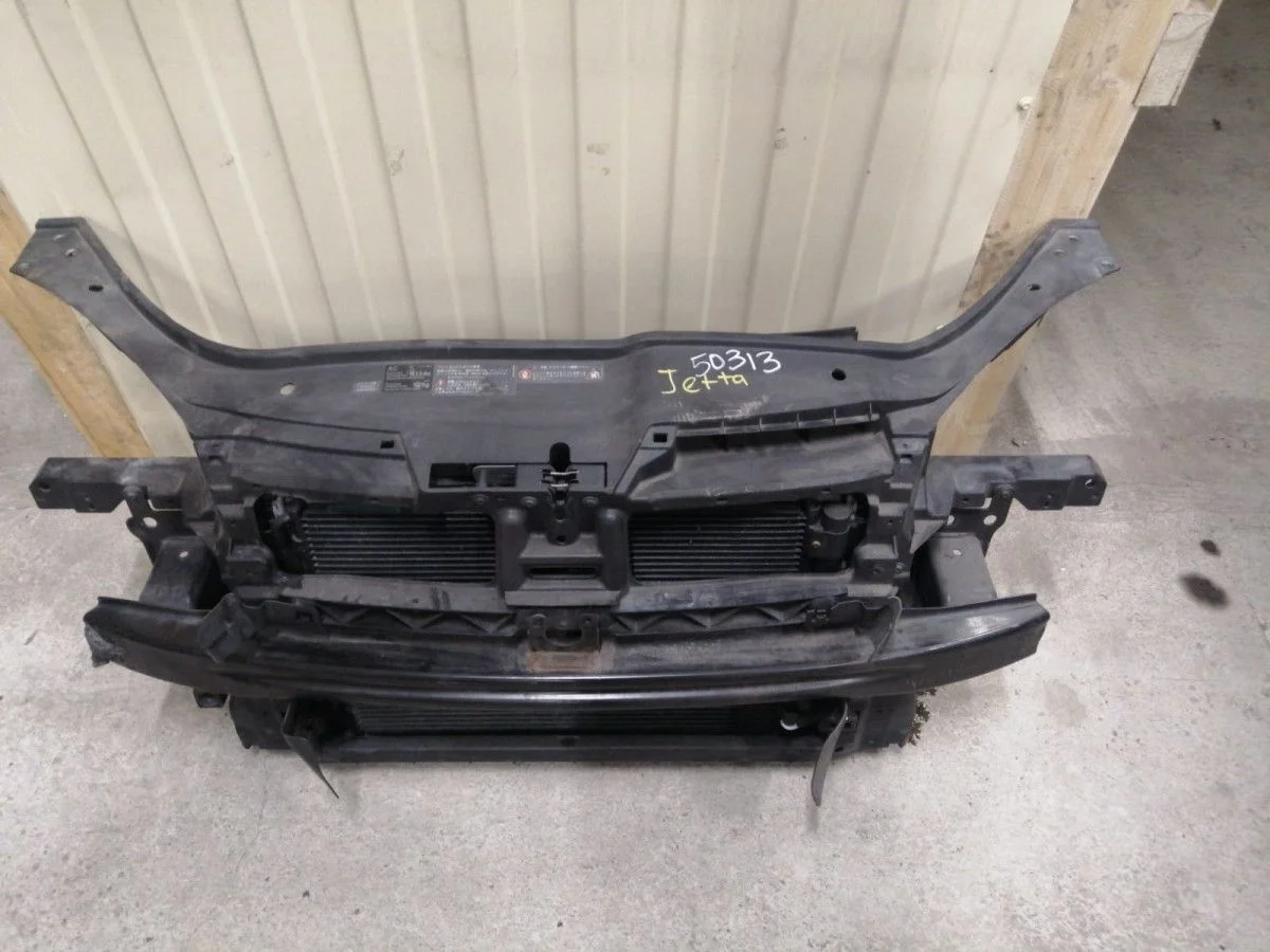 Рамка радиатора Volkswagen Jetta V (2005—2011) Jetta V (2005—2011) 1K1