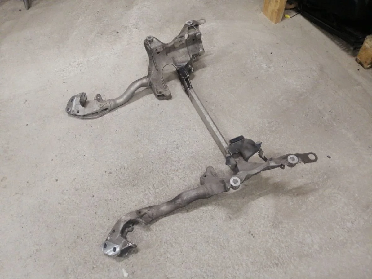 Подрамник передний Audi A4 B8 (2007—2012) A4 B8 (2007—2012) 8K2