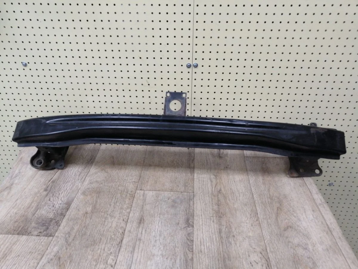 Усилитель переднего бампера Volkswagen Golf Mk5 (2003—2009) Golf Mk5 (2003—2009) 1K1, 5M1