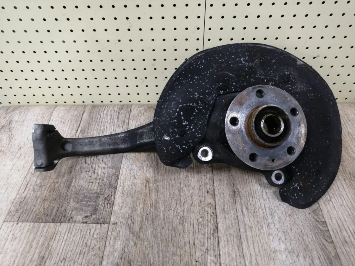 Кулак поворотный передний Audi A4 B8 (2007—2012) A4 B8 (2007—2012) 8K2, 8K