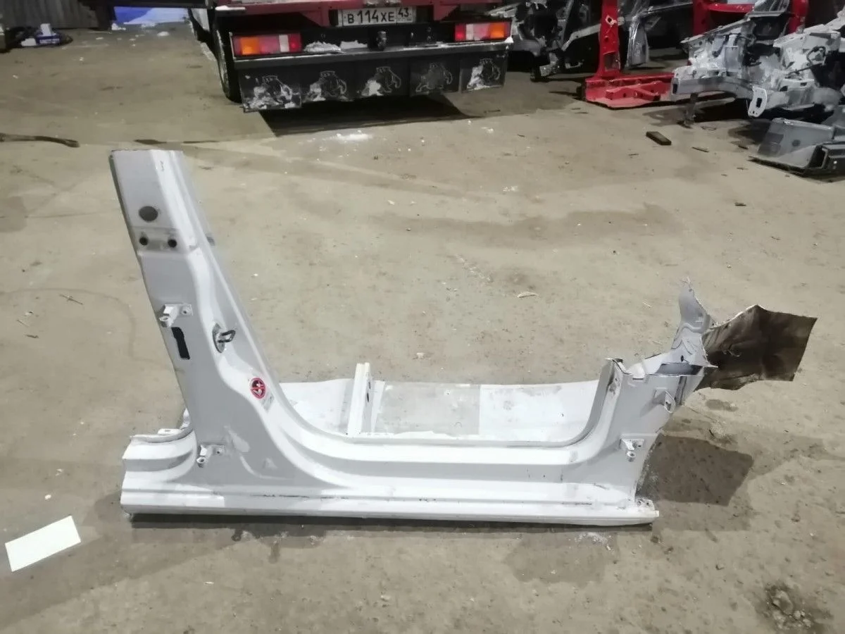 Порог со стойкой средней Volkswagen Polo V (2009—2015) Polo V (2009—2015) 162