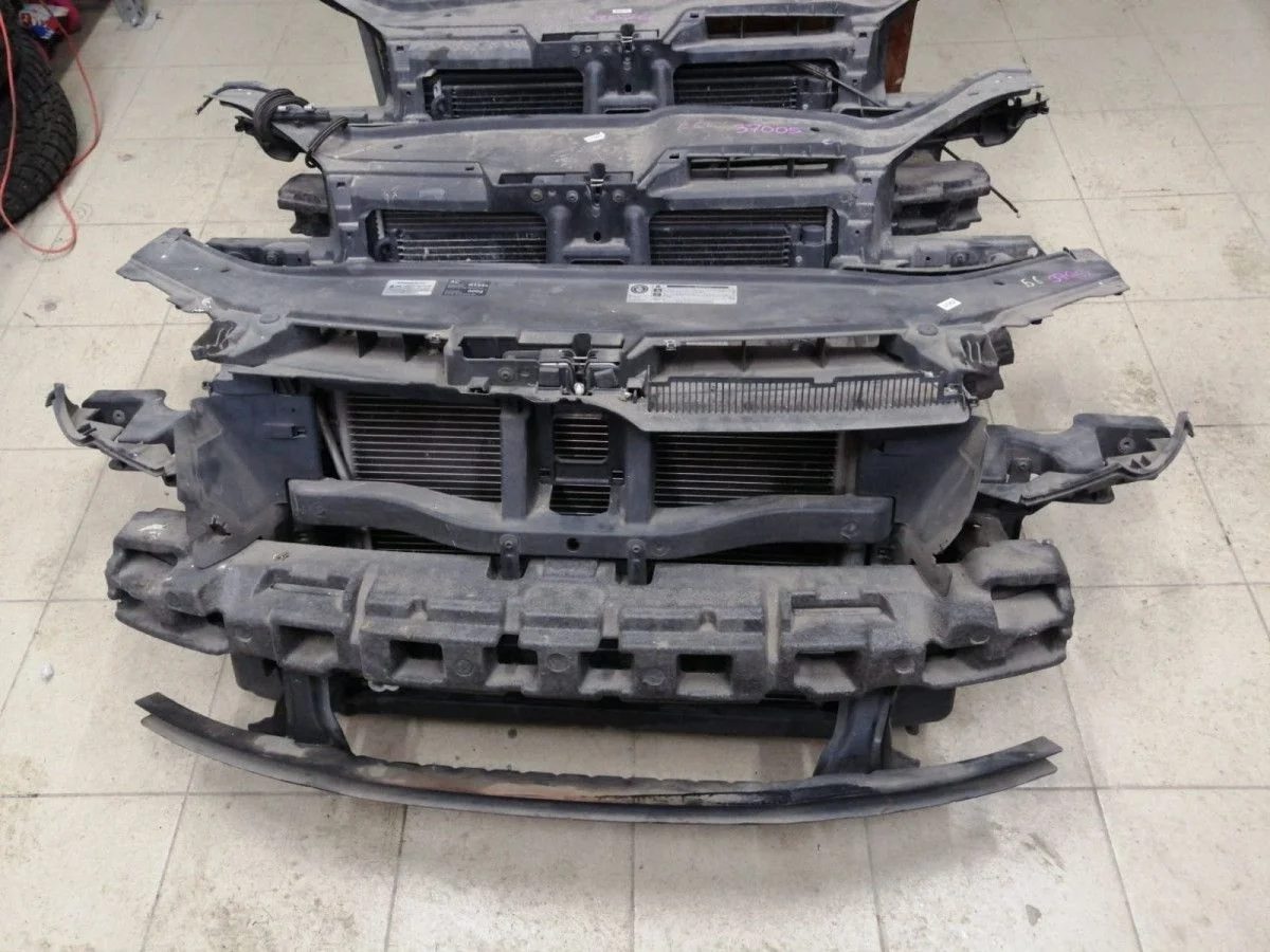 Рамка радиатора Volkswagen Passat B6 (2005—2010) Passat B6 (2005—2010) 3C2, 3C5