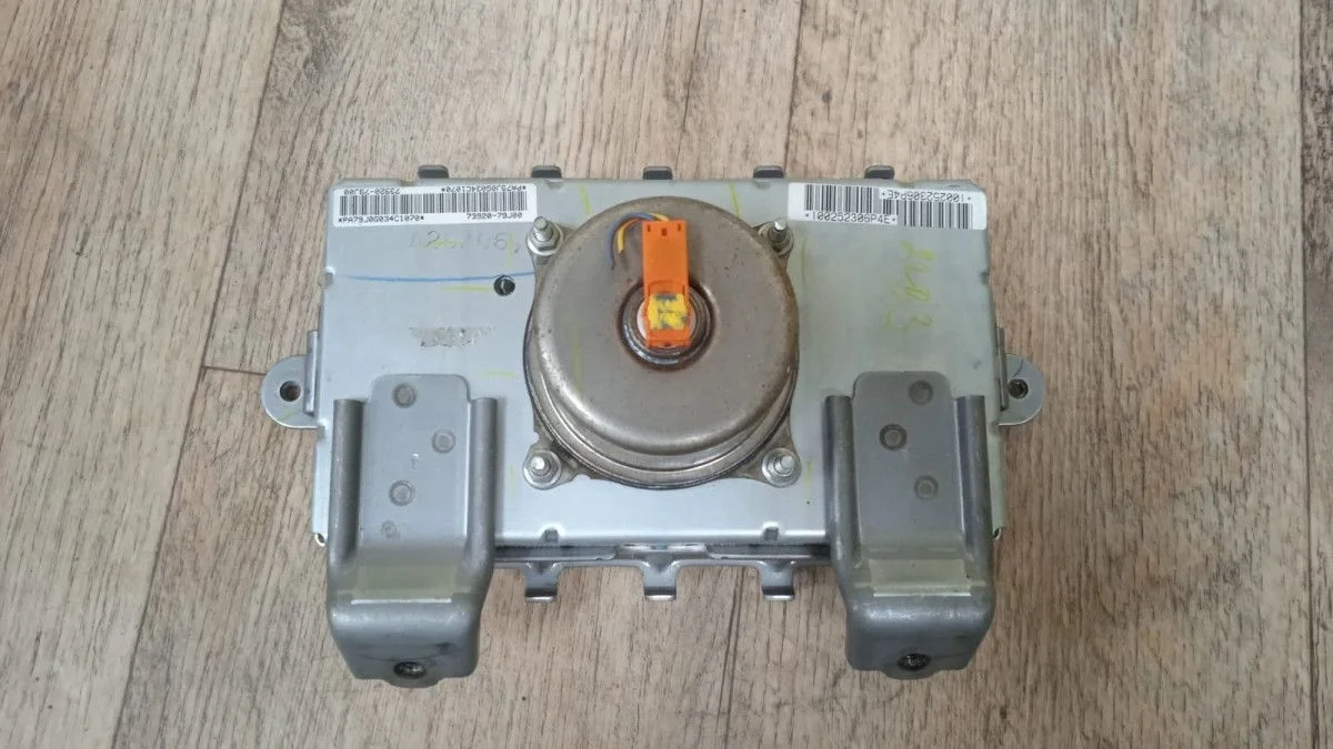 Подушка безопасности в торпедо Suzuki SX4 SX4 I (2006—2009) YA11S, YA21S, YA61S, YA91S, YB21S, YB61S, YB91S