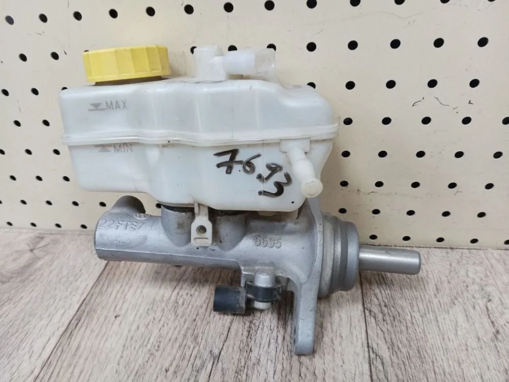 Цилиндр тормозной главный Volkswagen Polo V рестайлинг (2015—2020) Polo V рестайлинг (2015—2020) KG3, 6J1, 6J5, 6J8, 6P1, 6P5, 6P8, NH1, NH3, 8X1, 8XA, 8XF, 8XK, 542, 545, 572, NJ2, NJ5, 5J7, 601, 602, 603, 604, 612, 614, 6C1, 6R1