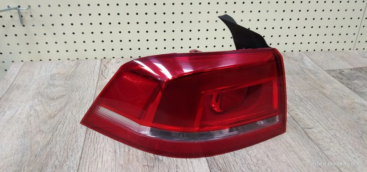 Фонарь задний наружный Volkswagen Passat B7 (2010—2015) Passat B7 (2010—2015) 362, 365