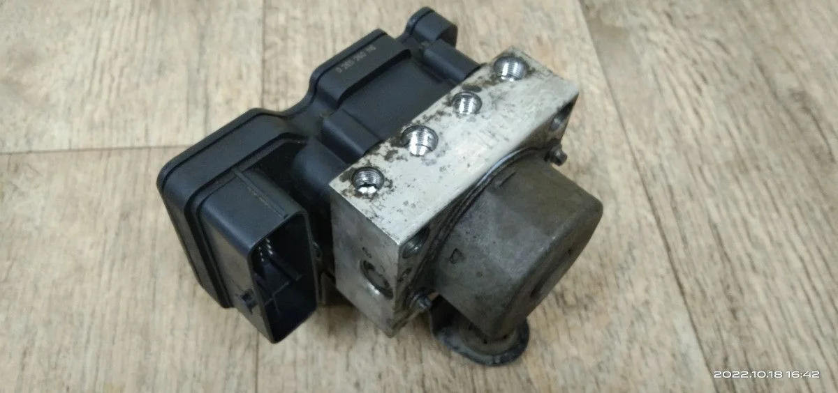 Блок ABS (насос) Volkswagen Polo V Polo V (2009—2015) 6J1, 6J5, 6J8, NA2, 601, 602, 612, 614, 641, 642, 643, 644, 6R1