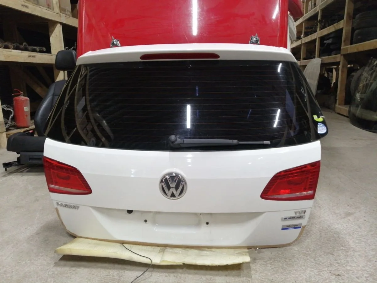 Дверь багажника Volkswagen Passat B7 (2010—2015) Passat B7 (2010—2015) 365