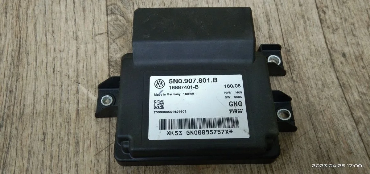 Блок управления стояночным тормозом Volkswagen Tiguan I (2007—2011) 5N1
