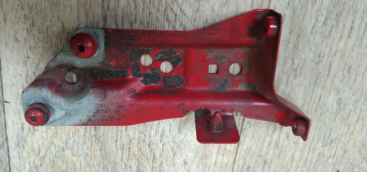 Кронштейн крепления крыла Audi A3 8P рестайлинг 2 (2008—2013) A3 8P рестайлинг 2 (2008—2013) 8P