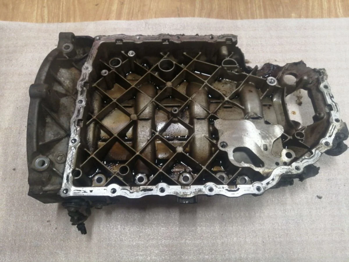 Поддон масляный двигателя 06J103603AF Octavia II Octavia II рестайлинг (2008—2013) 3C2, 3C5, 5P1, 5P5, 5P8, 1F7, 1F8, 1P1, 3T4, 3T5, 137, 8P1, 8PA, 8J3, 8J9, 710, 8UB, 5N1, 5N2, 5P2, 1Z3, 1Z5, 933, 357, 5L6, 5L7, 676, 677, 5K1, AJ5, 5C7, 8P7, 8PAXW, 8PAXX