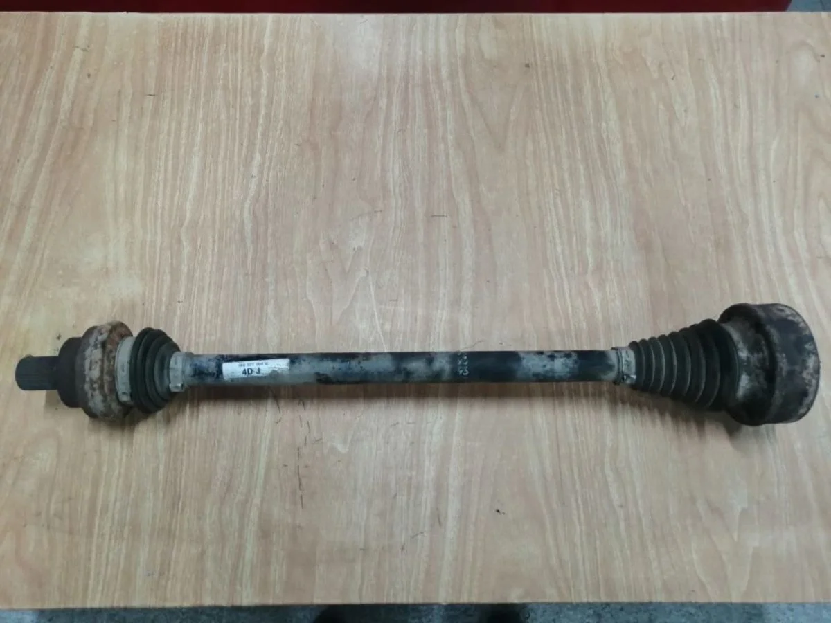 Привод (полуось) задняя Skoda Octavia scout Octavia II рестайлинг (2008—2013) 362, 365, 3C2, 3C5, 1Z3, 1Z5, 933, 357, 358, 5P1, 5P5, 5P8, 3T4, 3T5, 1K1, 1K5, 5K1, AJ5, 8P1, 8PA, 8UB, 8PAXW, 8PAXX, 5N1, 5N2, 8J3, 8J9