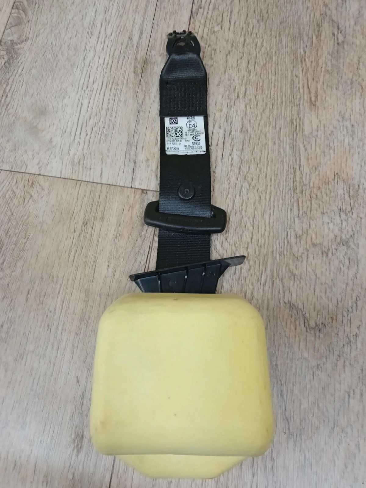 Ремень безопасности задний Volkswagen Polo V (2009—2015) Polo V (2009—2015) 612,  602,  6C1, V, 5