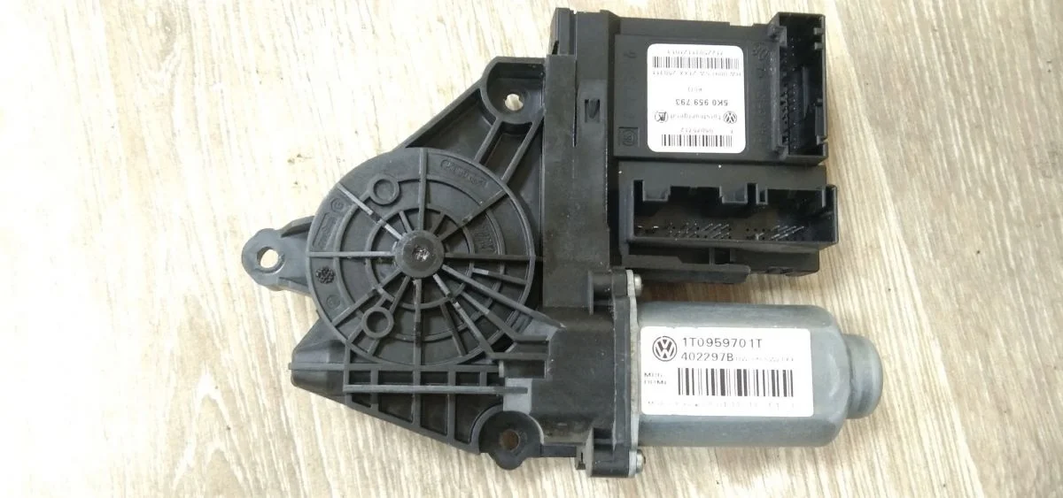 Моторчик стеклоподъемника Skoda Octavia II (2004—2009) Octavia II (2004—2009)