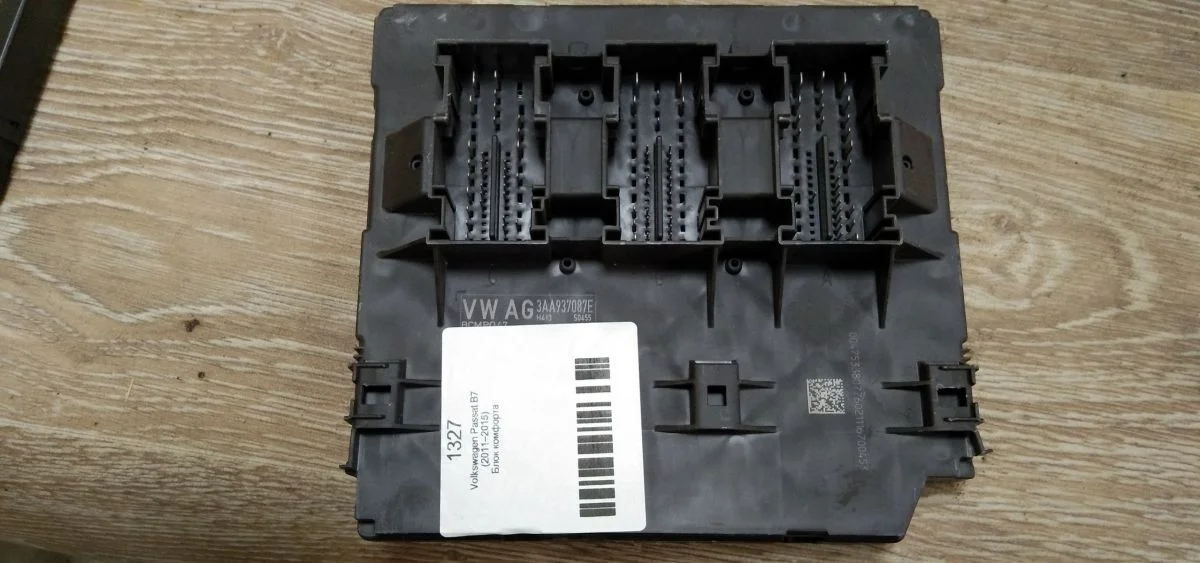 Блок комфорта Volkswagen Passat B7 (2010—2015) Passat B7 (2010—2015) 358, 3C2